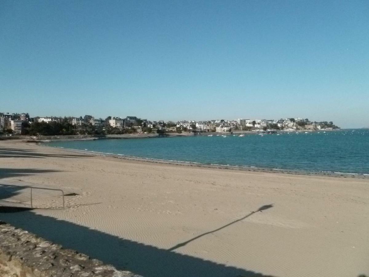 Holiday home Des Bords De Rance Langrolay